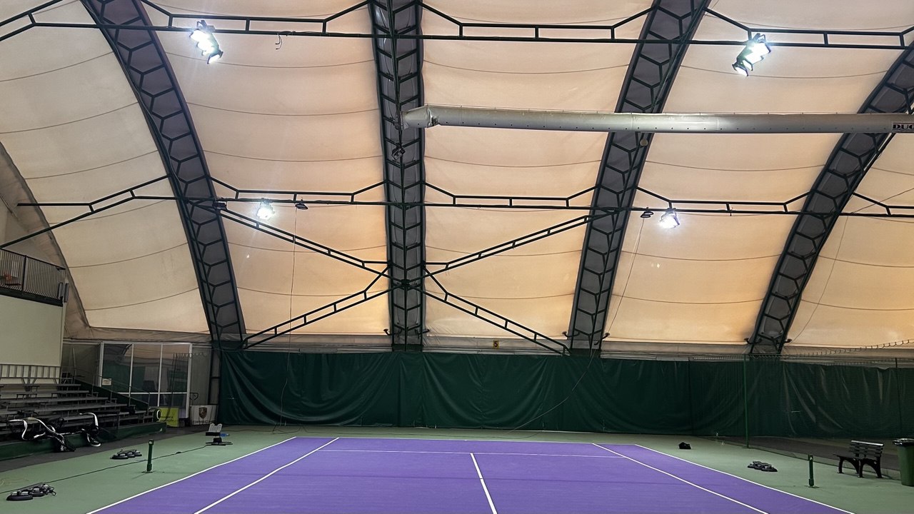 Замена устаревшего освещения Физкультурно-оздоровительного комплекса "Тольятти-Теннис"